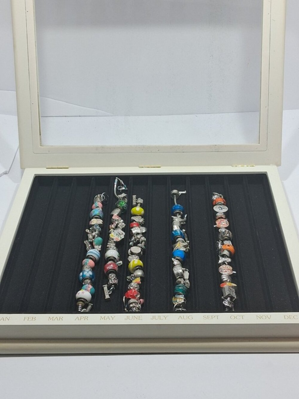 WILLABEE and WARD 12 Month Charm Bracelet Display Box Case + 5 BRACELTS